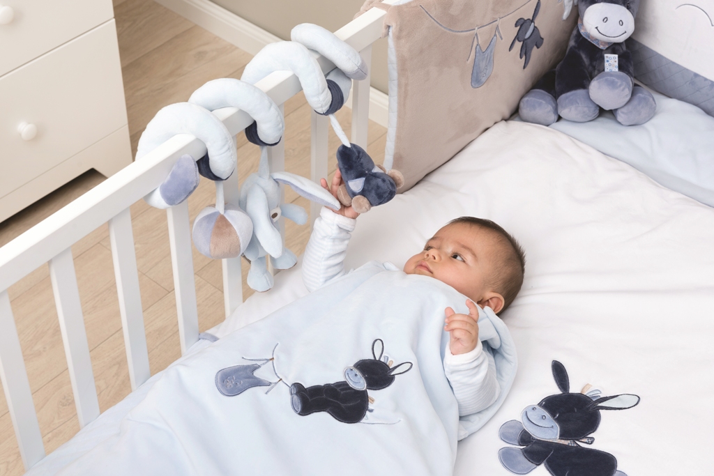 Bébé dans une gigoteuse